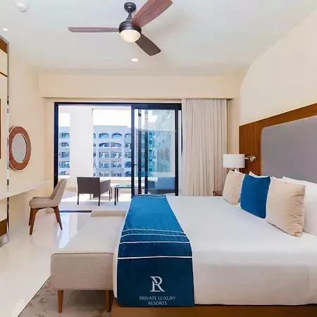 Two Bedroom Suite Pool View - Villa La Valencia